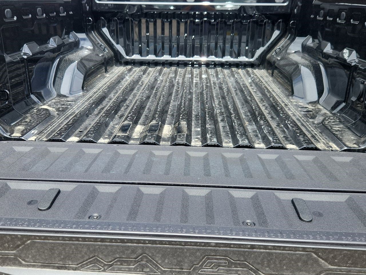 New 2025 Chevrolet Colorado LT w/ LT Convenience Package image 30