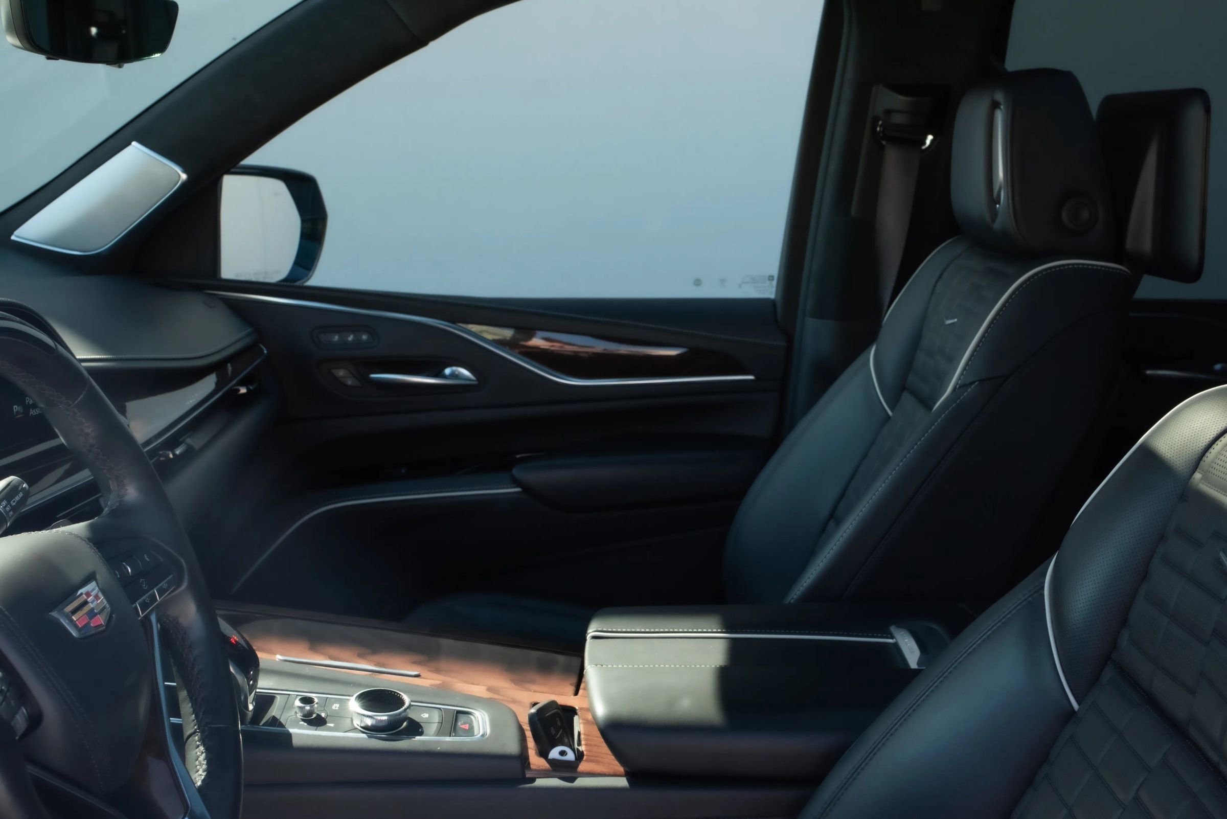 Used 2022 Cadillac Escalade ESV Sport Platinum image 13