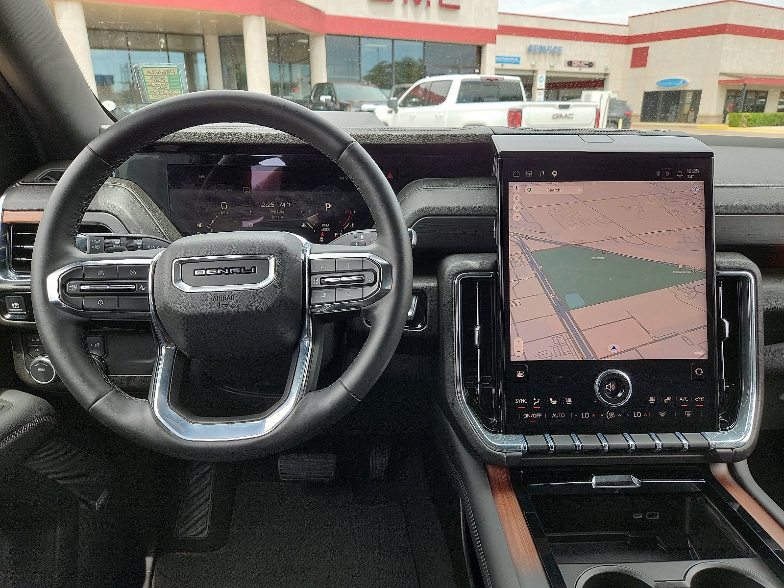Used 2025 GMC Yukon XL Denali AWD/4WD image 11