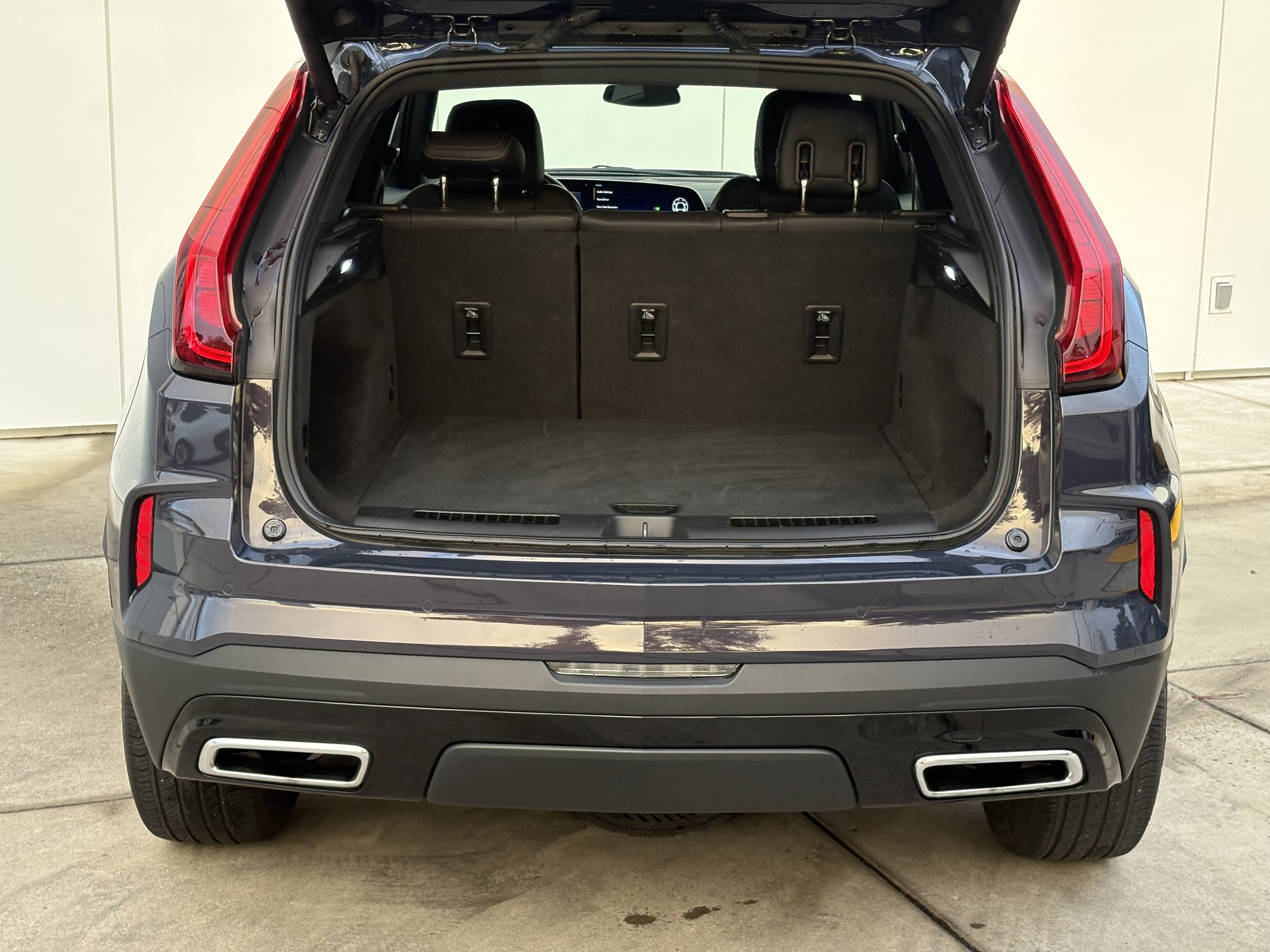 Certified 2025 Cadillac XT4 Premium Luxury image 9