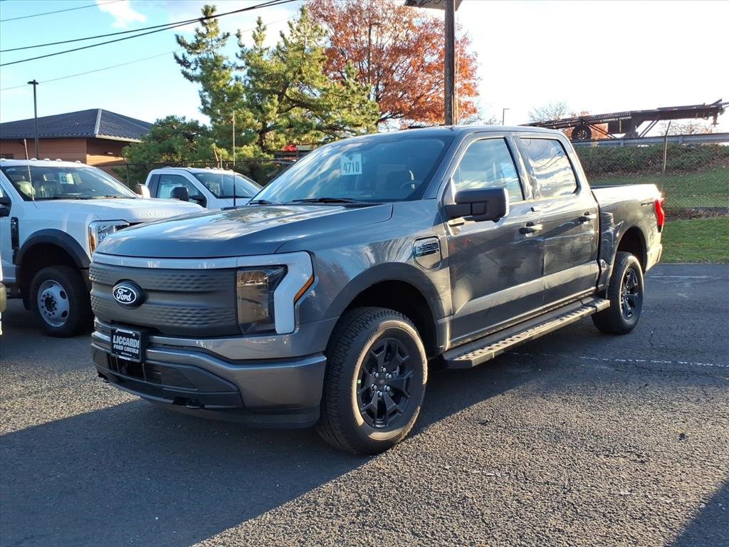 New 2025 Ford F150 Lightning XLT image 2