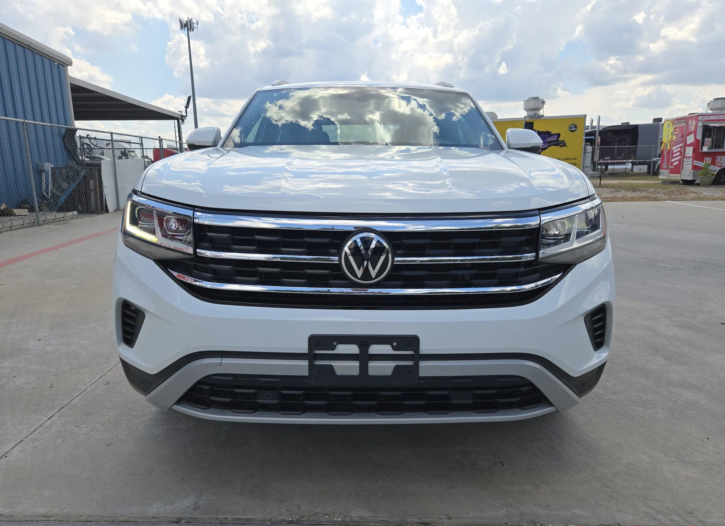 Used 2021 Volkswagen Atlas Cross Sport SE w/ Panoramic Sunroof Package image 5