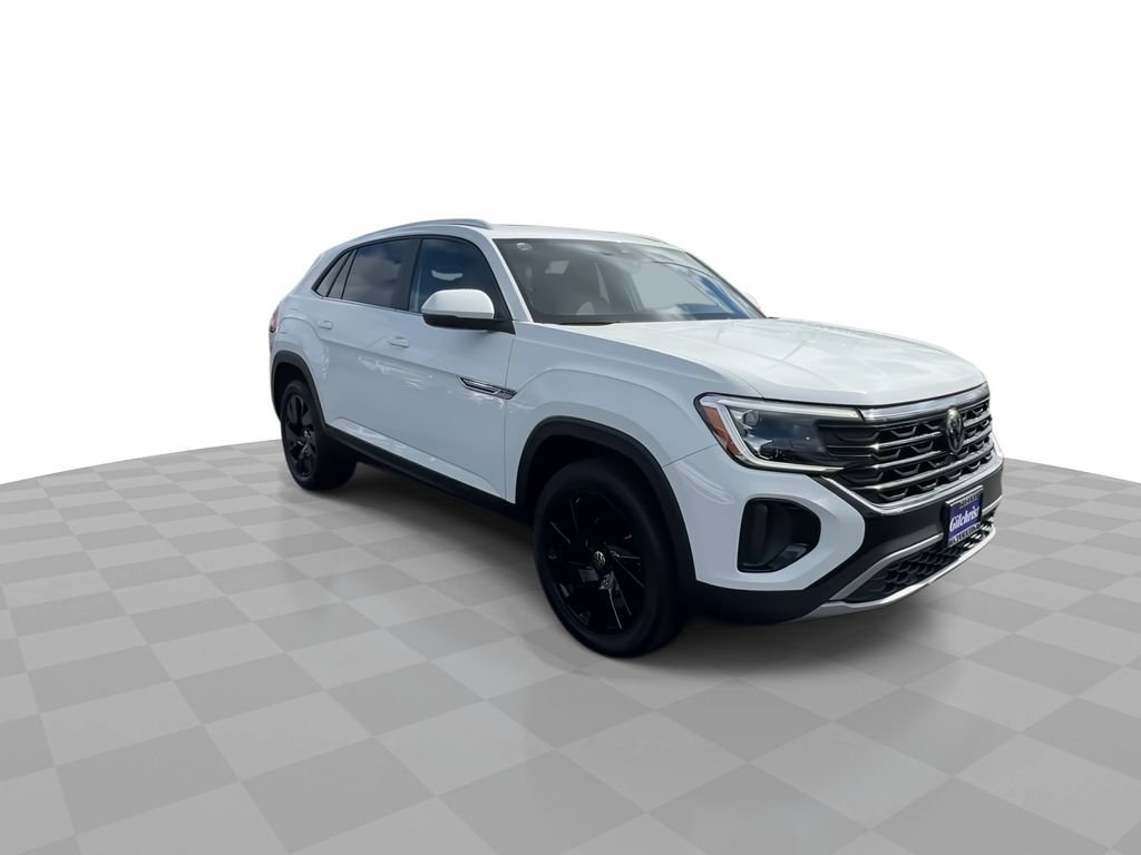 Used 2024 Volkswagen Atlas Cross Sport SE w/ Panoramic Sunroof Package FWD image 2