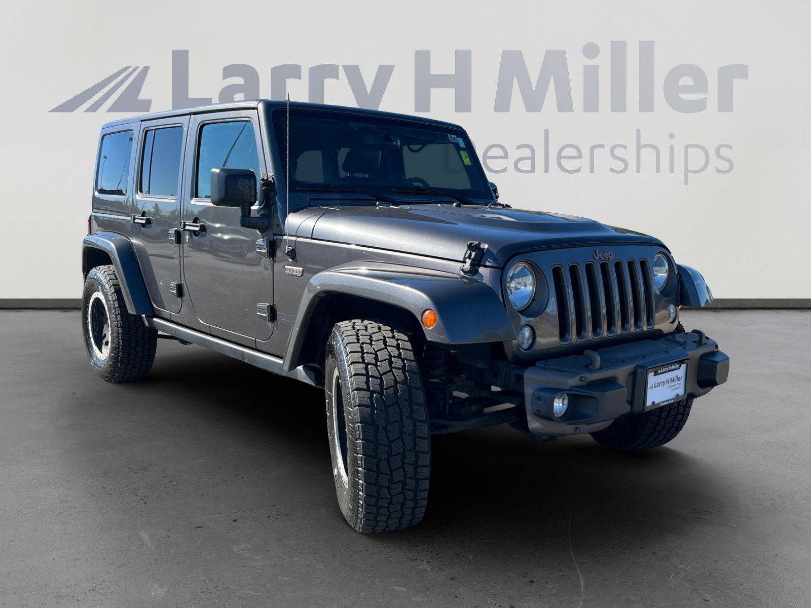 Used 2016 Jeep Wrangler Unlimited Sahara image 7