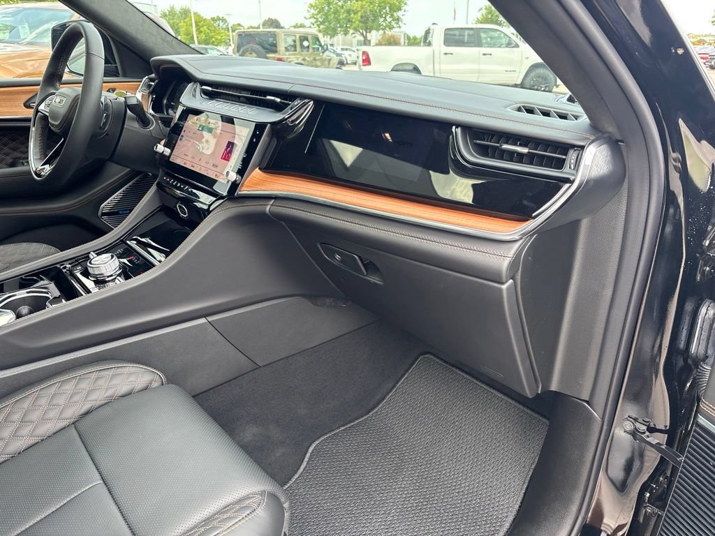 New 2027 Jeep Grand Cherokee Summit AWD/4WD image 29