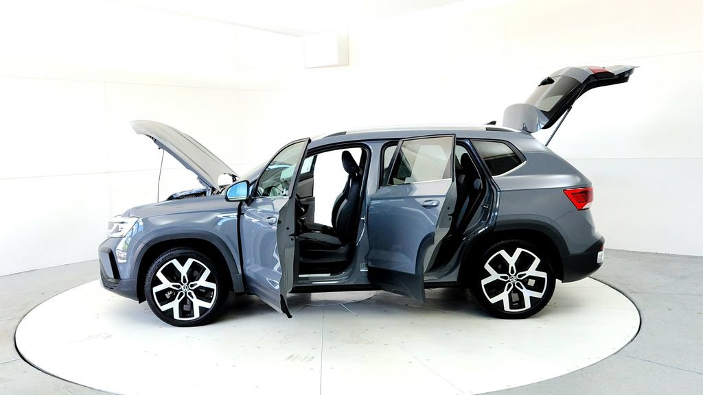 Used 2022 Volkswagen Taos SEL w/ Panoramic Sunroof Package AWD/4WD image 10