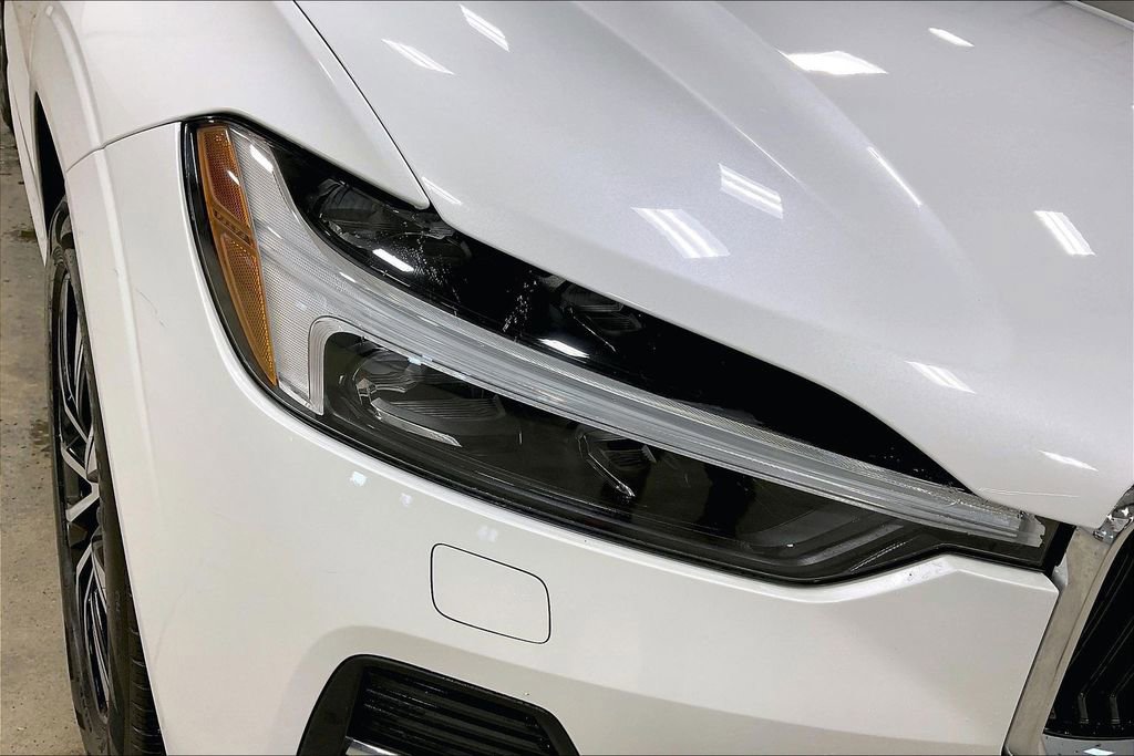 Certified 2023 Volvo XC60 B5 Core image 30