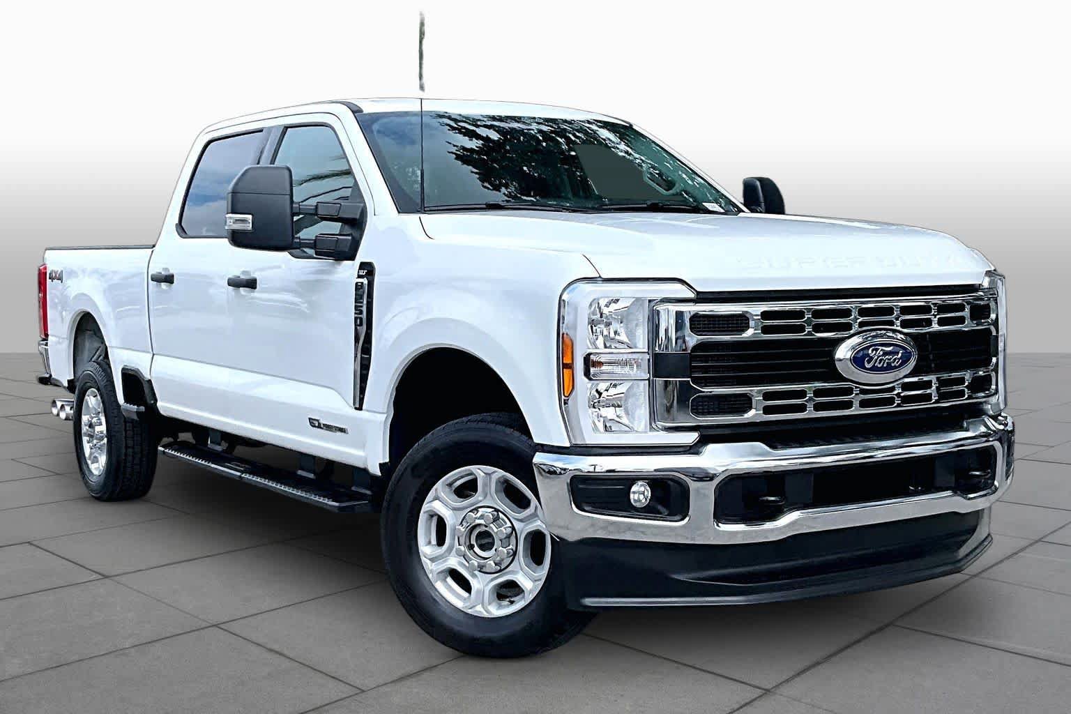Used 2025 Ford F250 XLT AWD/4WD image 3