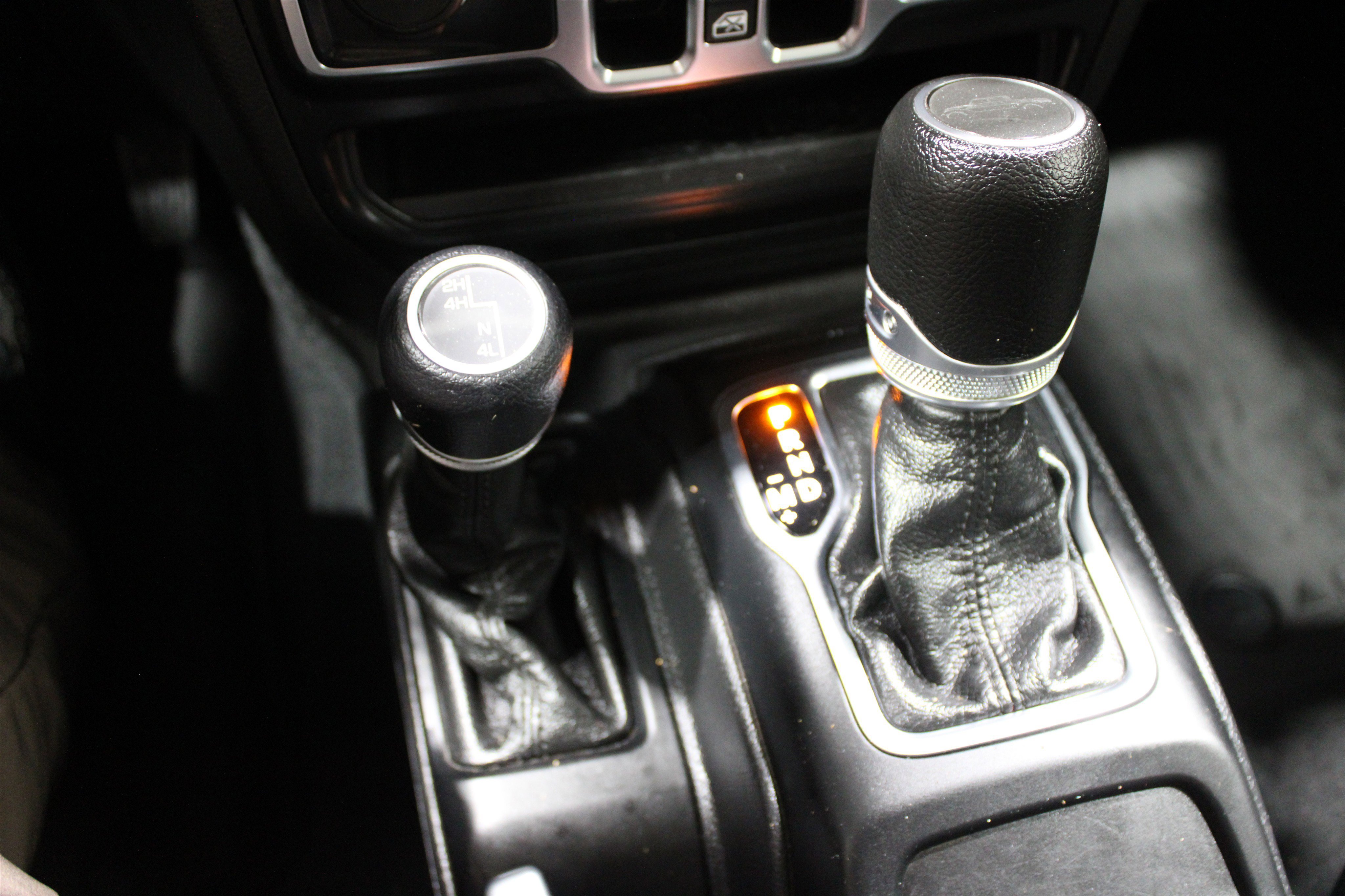 Used 2023 Jeep Gladiator Sport image 20