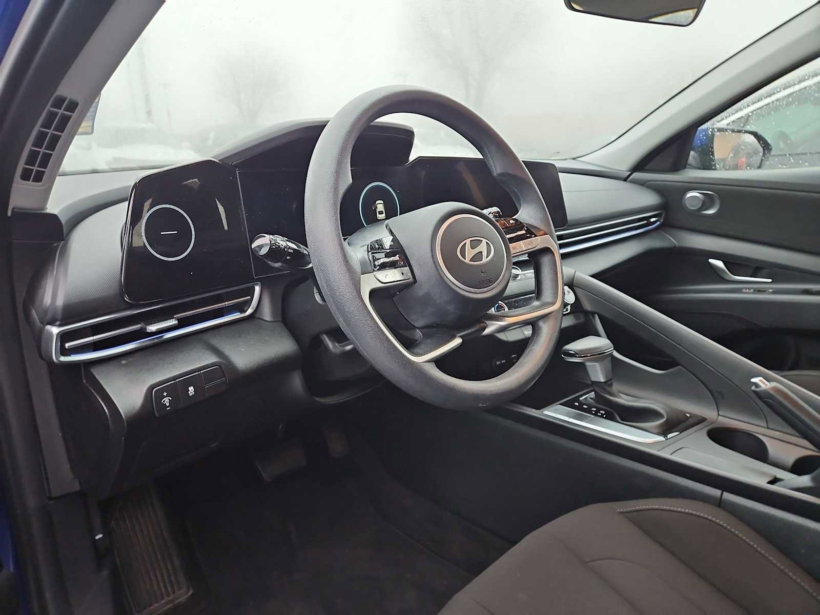 Used 2024 Hyundai Elantra SEL image 10