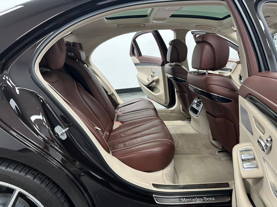 Used 2018 Mercedes-Benz S 560 4MATIC Sedan w/ AMG Line Exterior image 41