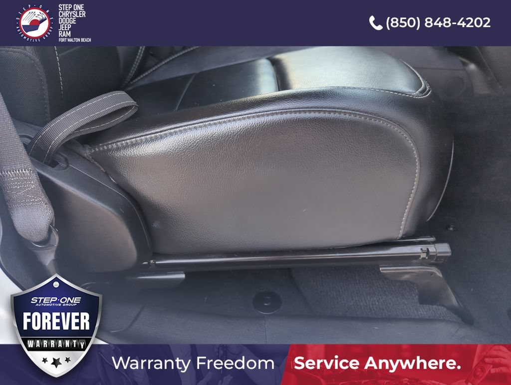 Used 2022 Jeep Wrangler Unlimited Sahara w/ Cold Weather Group AWD/4WD image 35