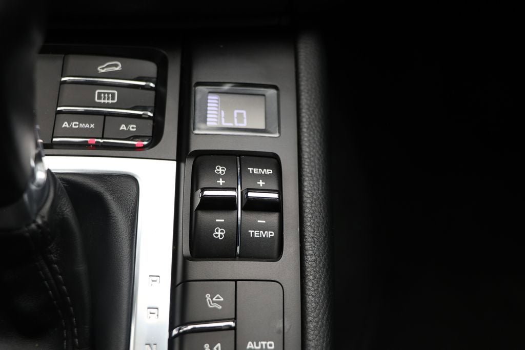 Used 2018 Porsche Macan image 28