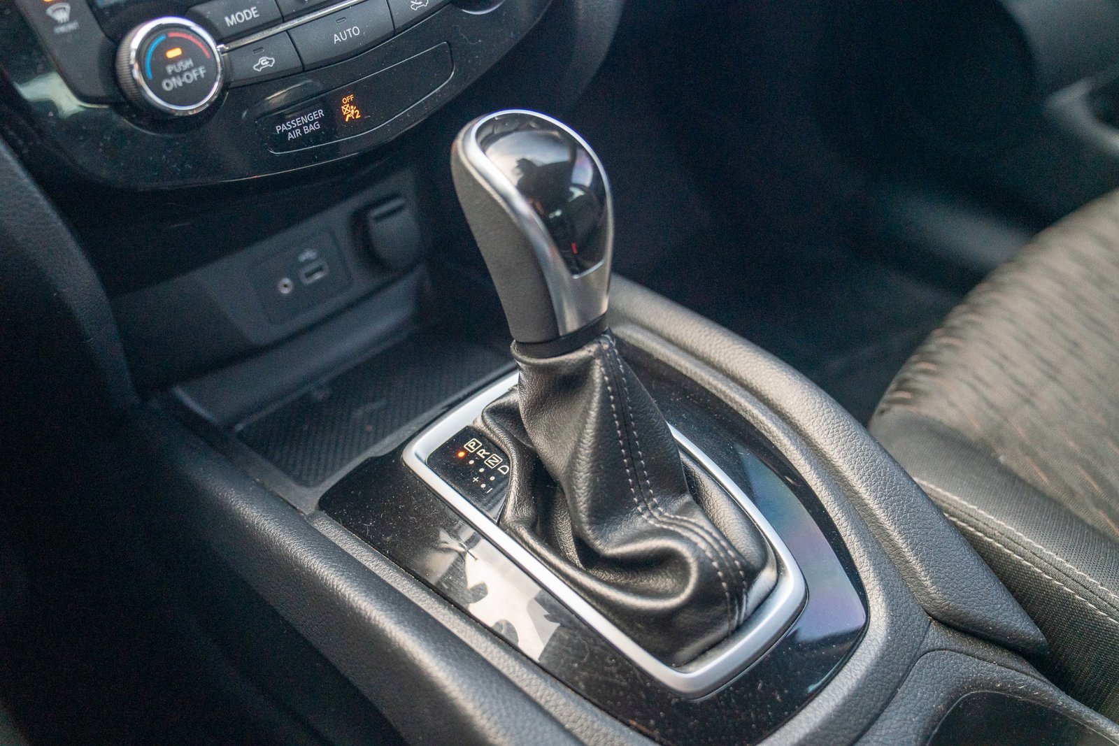 Used 2019 Nissan Rogue SV image 17