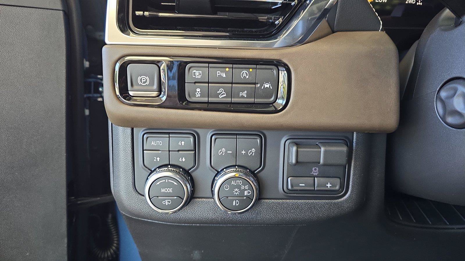 New 2027 GMC Yukon XL Denali Ultimate w/ LPO, Floor Liner Package AWD/4WD image 28