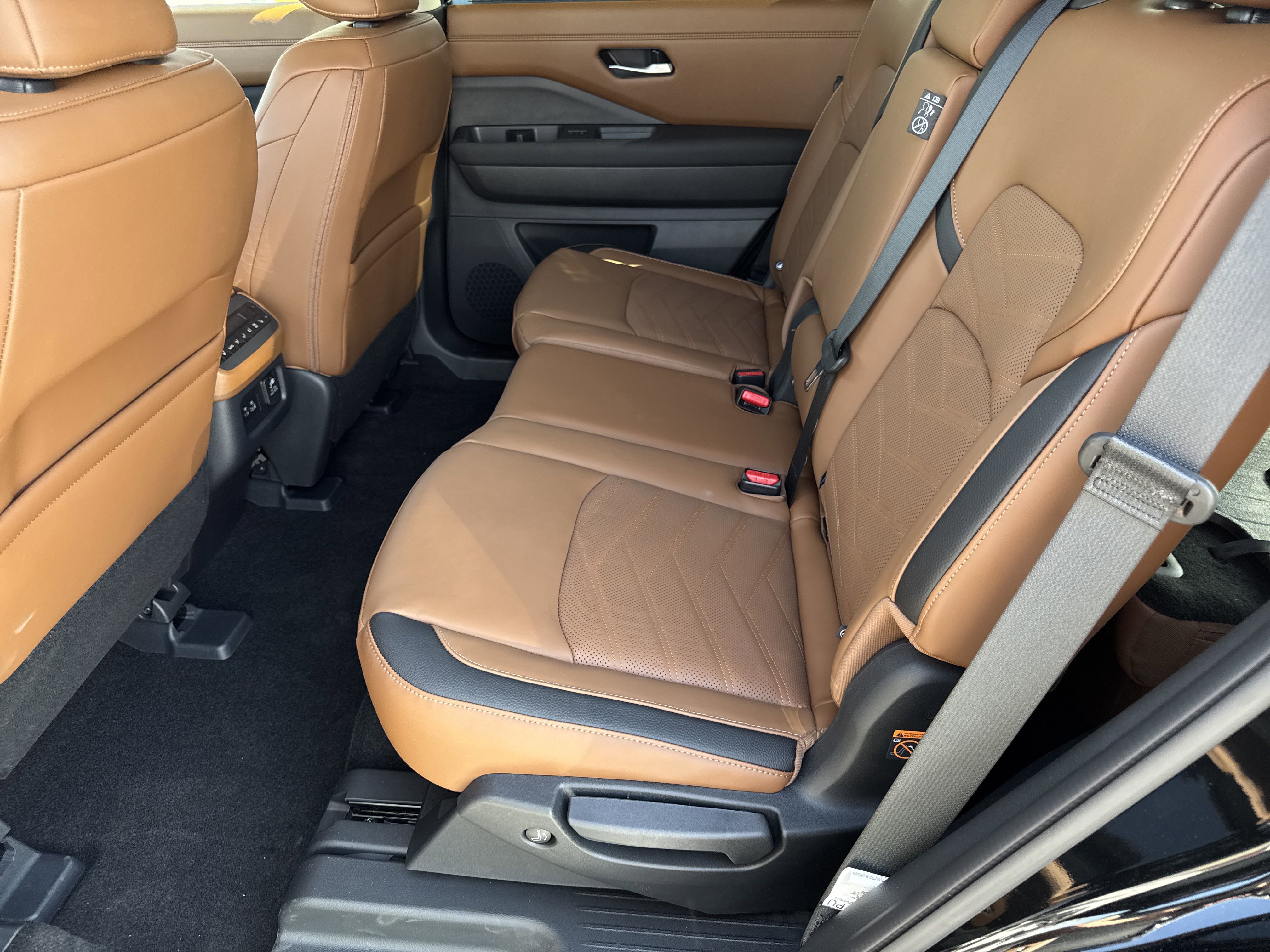 New 2025 Nissan Pathfinder Platinum w/ Cargo Package image 15