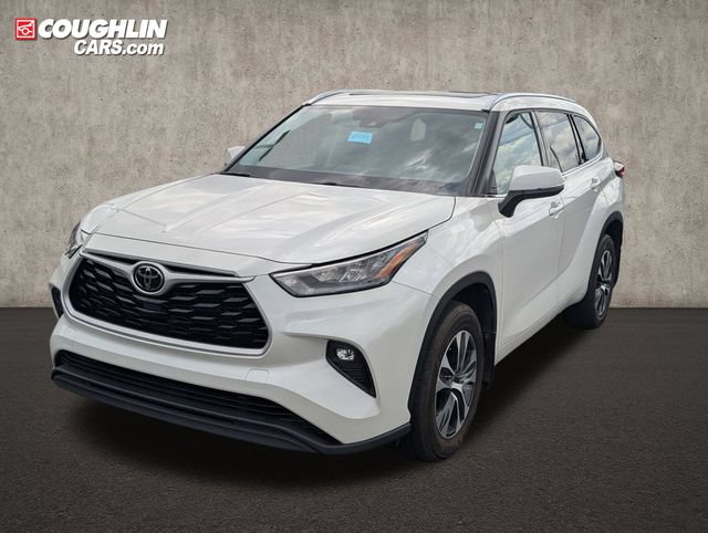 Used 2020 Toyota Highlander XLE AWD/4WD image 25