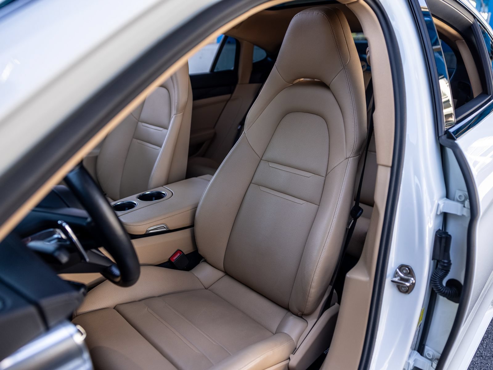 Certified 2023 Porsche Panamera 4S AWD/4WD image 5