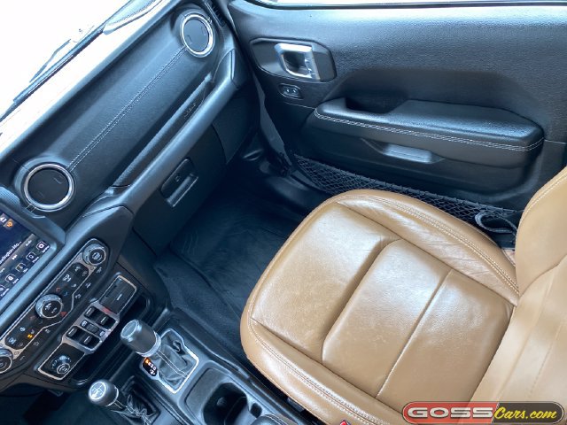 Used 2020 Jeep Gladiator Overland w/ Dual Top Group AWD/4WD image 16