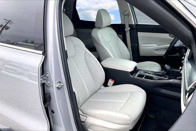 Used 2024 Kia Sorento S w/ Panoramic Sunroof Package image 30