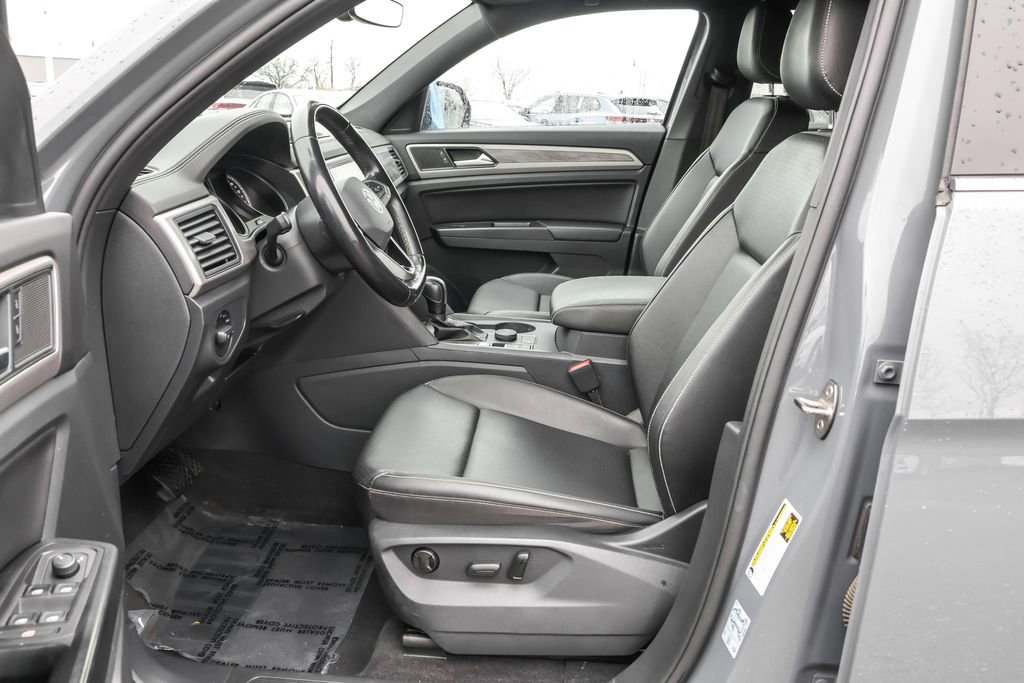Used 2020 Volkswagen Atlas Cross Sport SE w/ Towing Package AWD/4WD image 5