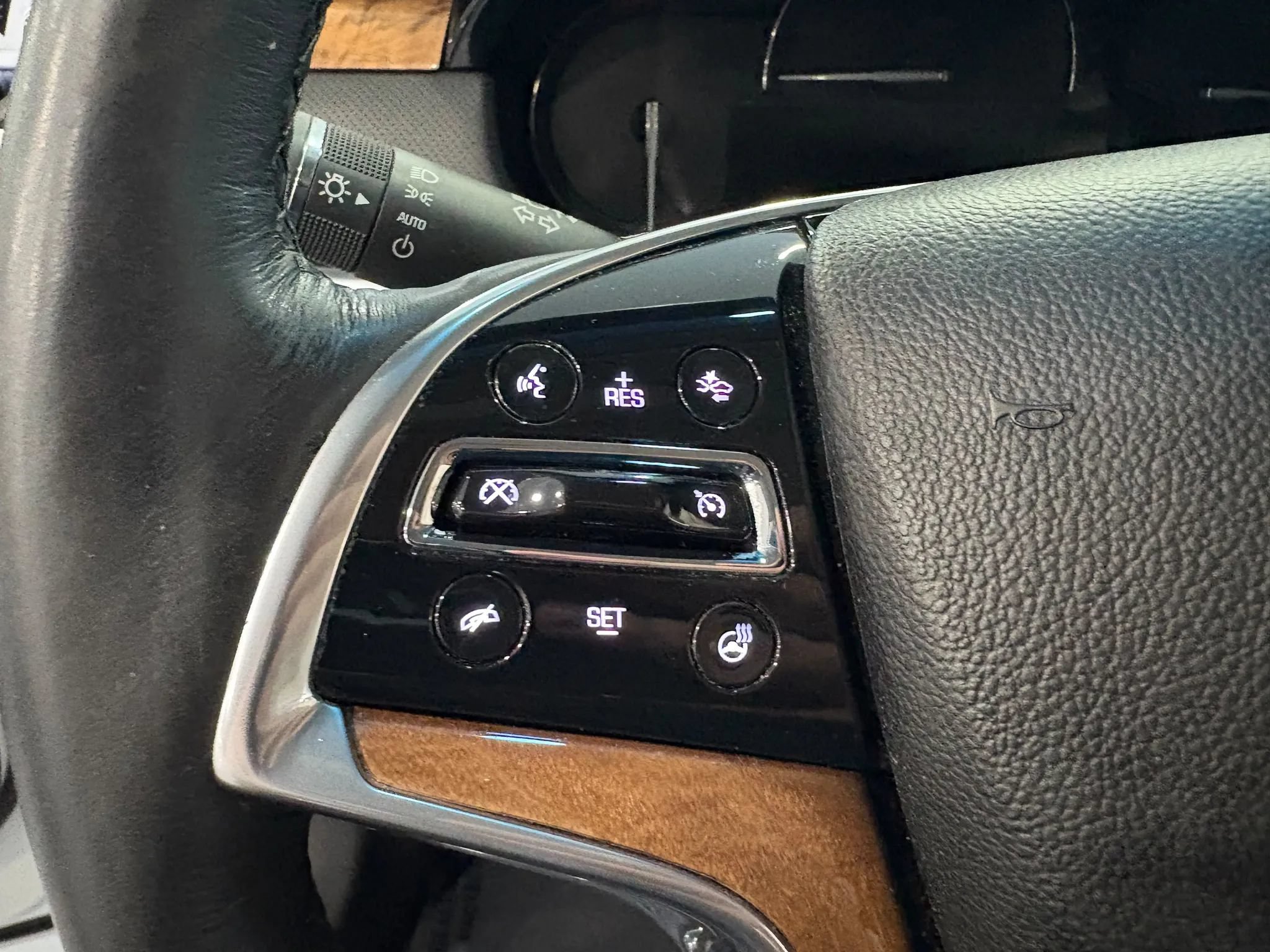 Used 2018 Cadillac XTS Luxury w/ Driver Awareness Package FWD image 25