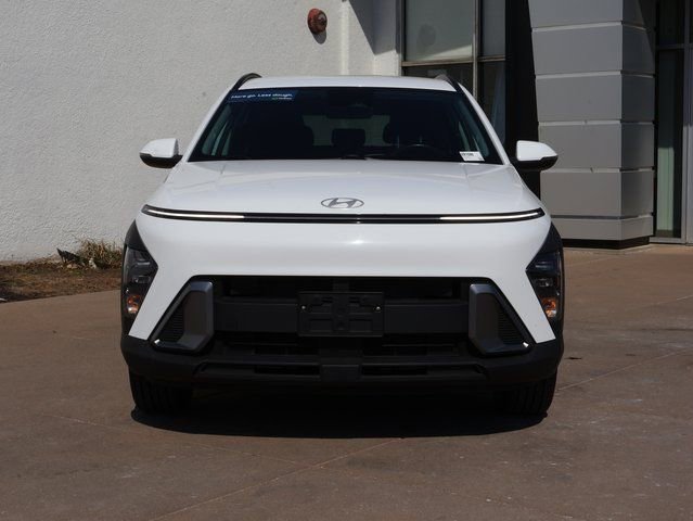Used 2025 Hyundai Kona SEL image 3