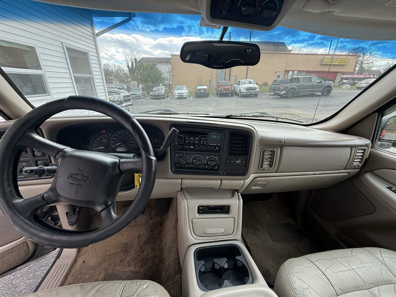 Used 2002 Chevrolet Suburban Z71 AWD/4WD image 13