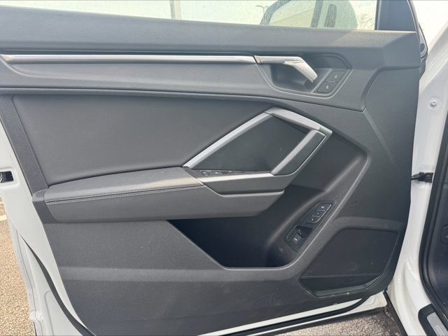 Used 2023 Audi Q3 2.0T Premium Plus w/ Premium Plus Package image 6