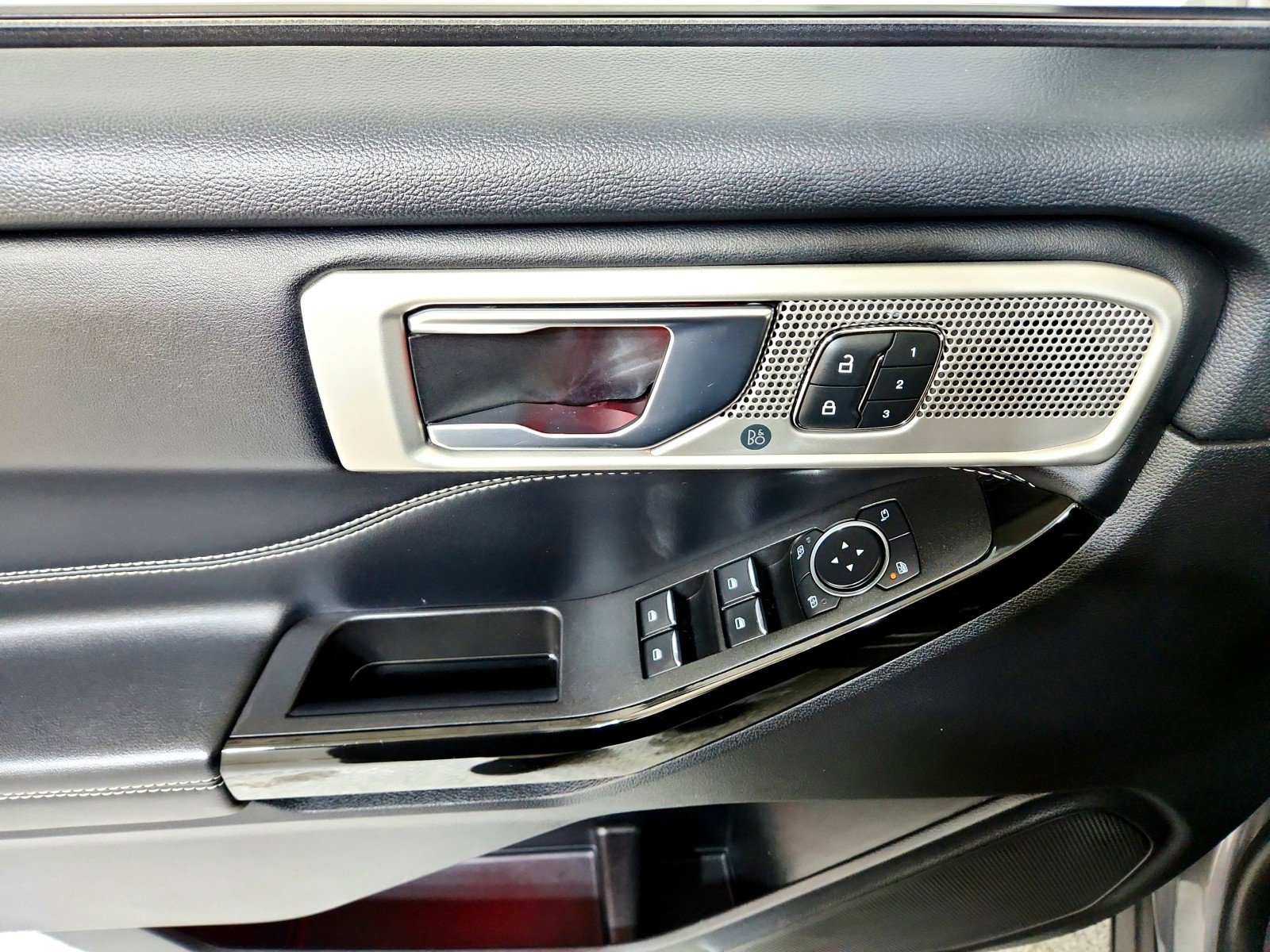 Used 2022 Ford Explorer ST w/ Equipment Group 401A image 12