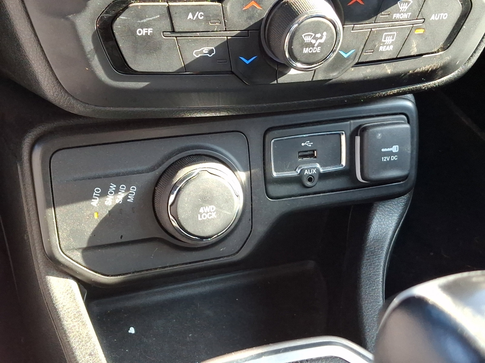 Used 2021 Jeep Renegade Limited image 25