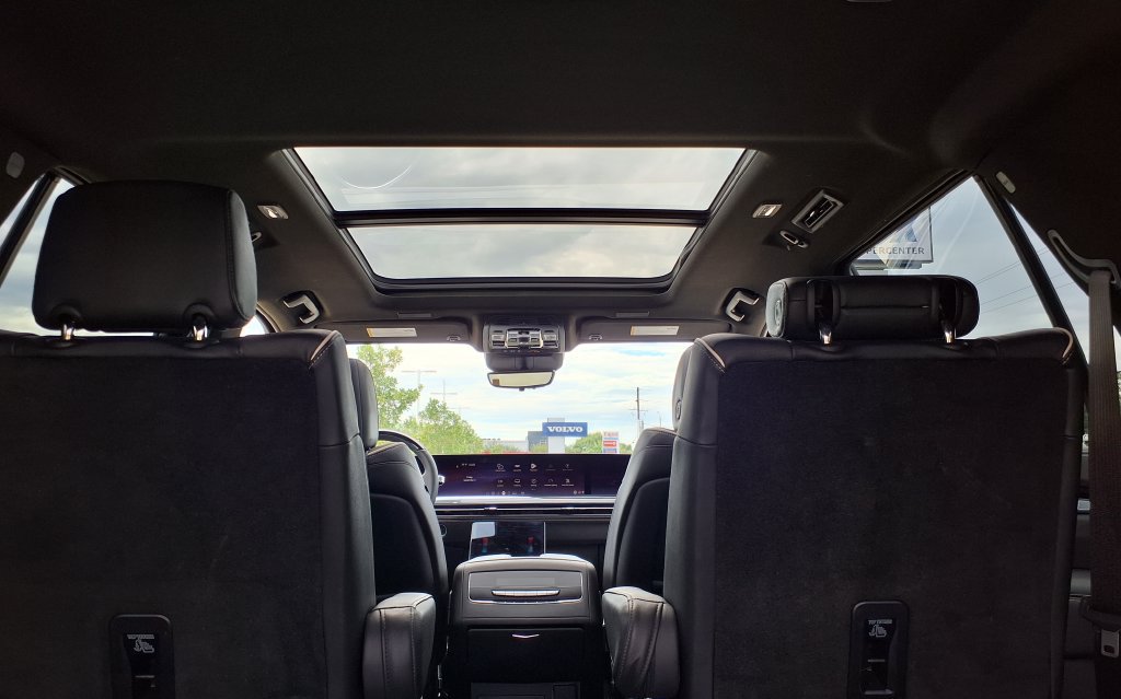 Used 2025 Cadillac Escalade Sport AWD/4WD image 28