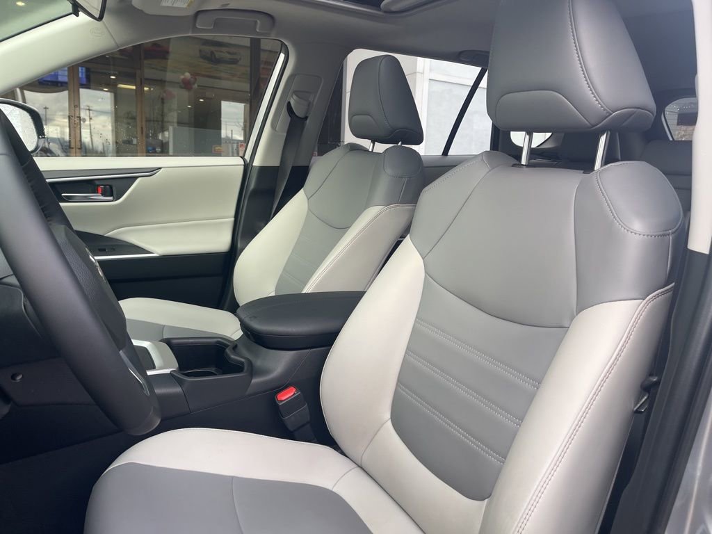 Used 2025 Toyota RAV4 XLE Premium w/ Weather Package image 18