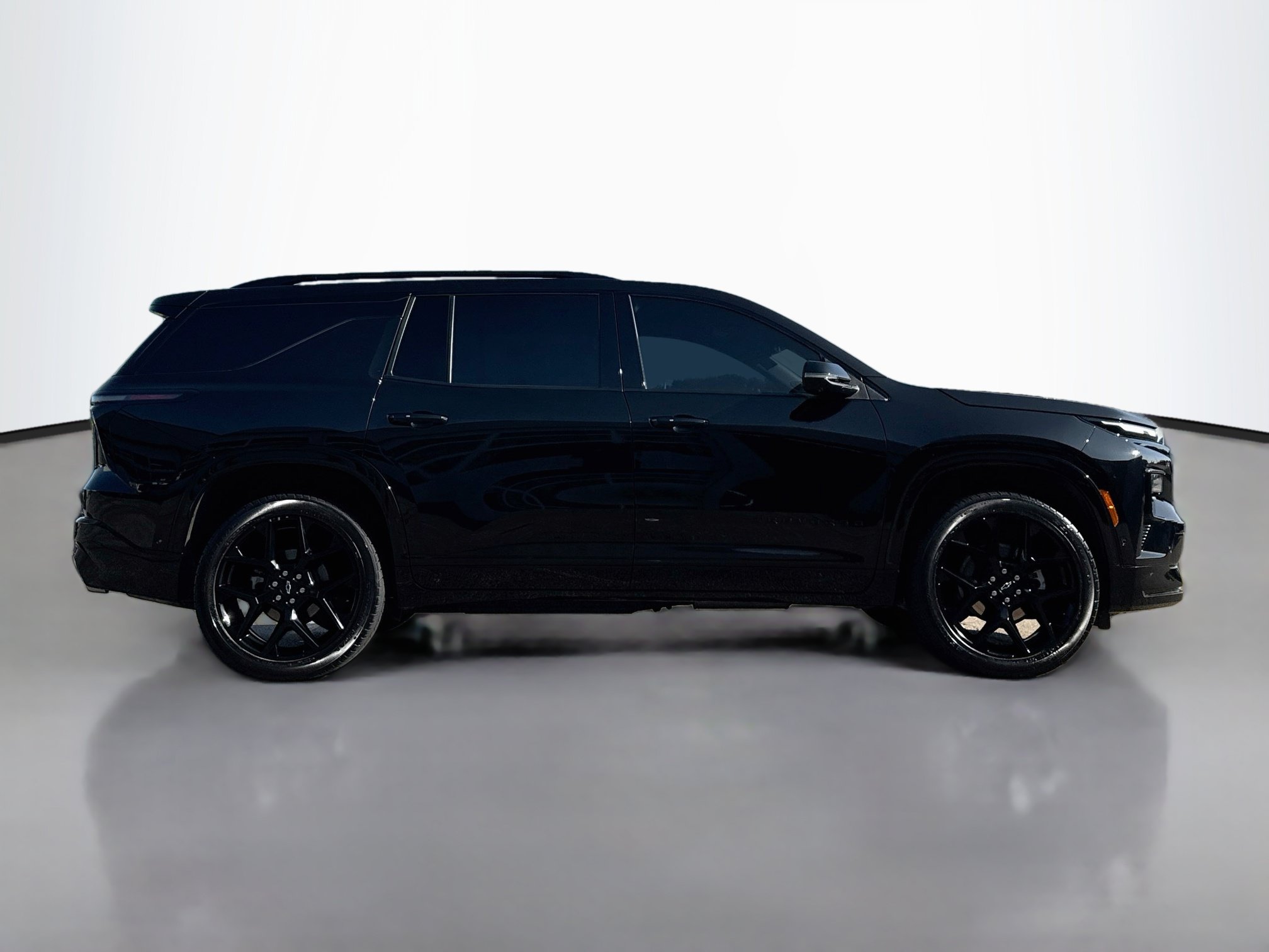 Used 2024 Chevrolet Traverse RS w/ LPO, Floor Liner Package AWD/4WD image 8