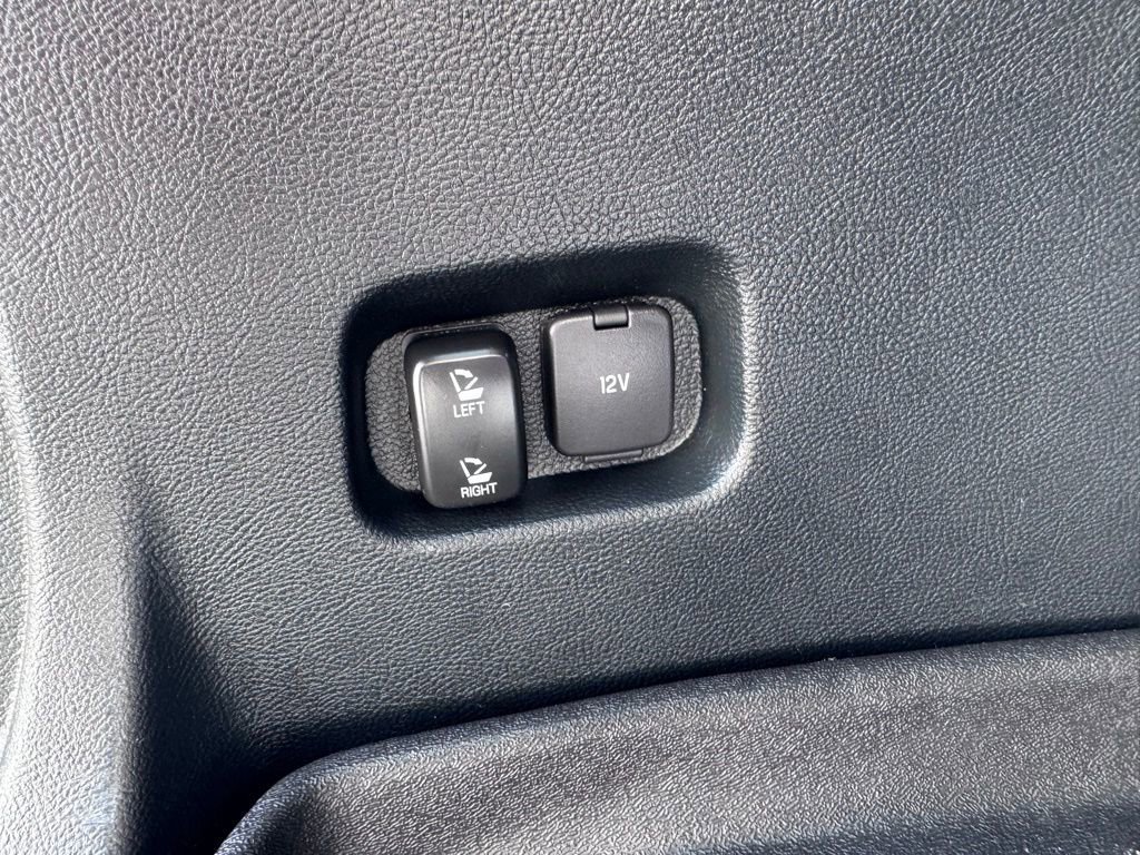 Certified 2020 Ford Edge ST-Line w/ Cold Weather Package AWD/4WD image 48