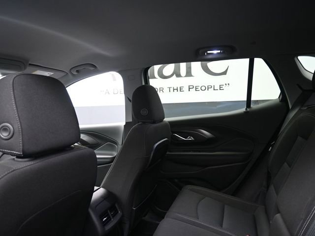 Used 2024 GMC Terrain SLE w/ Driver Convenience Package image 23