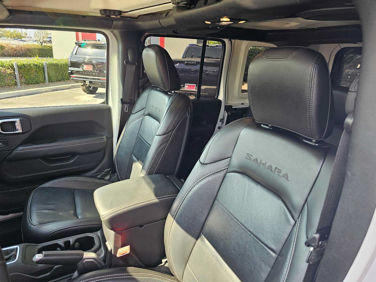 Used 2019 Jeep Wrangler Unlimited Sahara AWD/4WD image 21