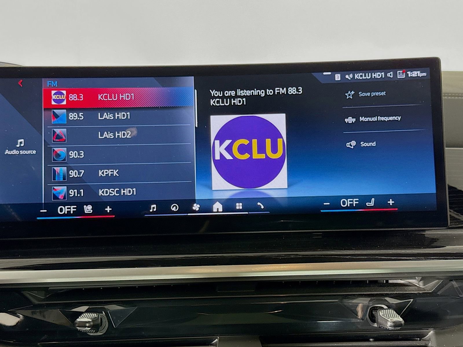 Used 2025 BMW X7 M60i image 15