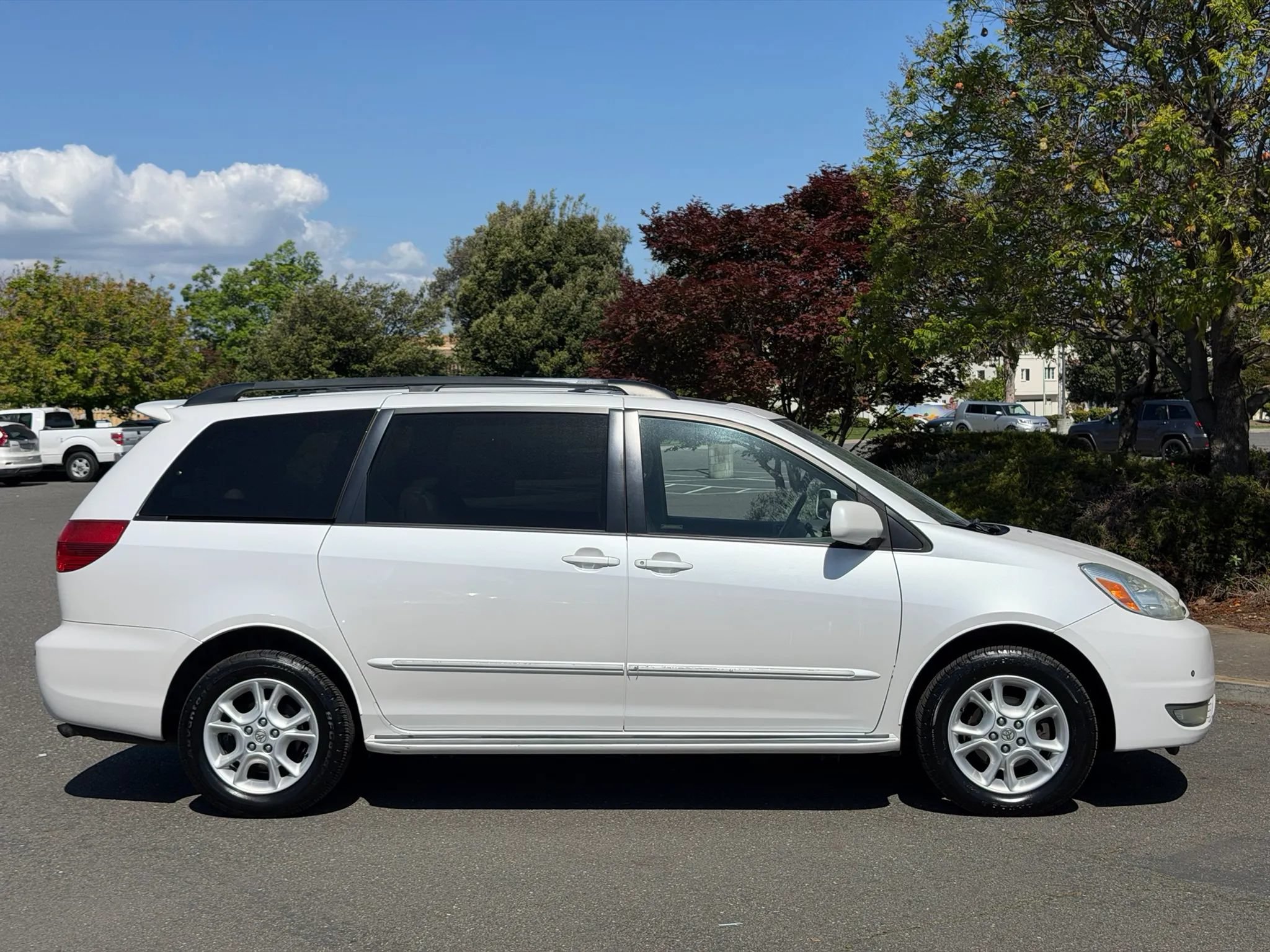 Used 2005 Toyota Sienna XLE Limited w/ XLE Limited Pkg 2 AWD/4WD image 6