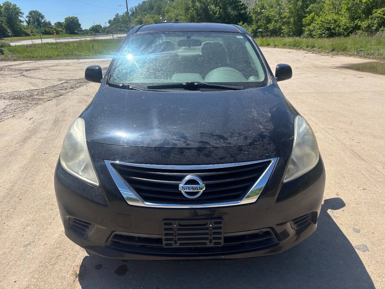 Used 2012 Nissan Versa SV w/ Convenience Pkg FWD image 3