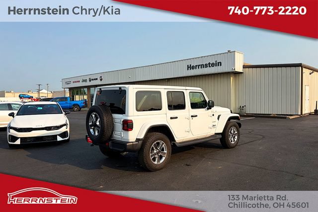 Used 2022 Jeep Wrangler Unlimited Sahara w/ LED Lighting Group AWD/4WD image 29