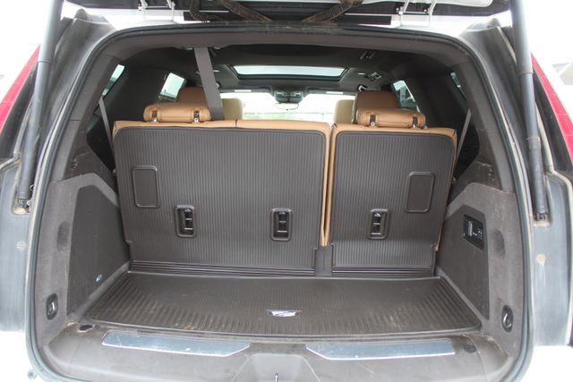 Used 2022 Cadillac Escalade Premium Luxury w/ LPO, Floor Liner Package AWD/4WD image 5
