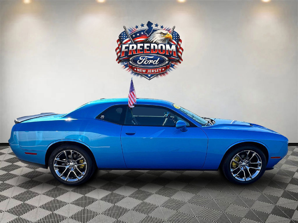 Used 2023 Dodge Challenger SXT w/ Blacktop Package RWD image 4