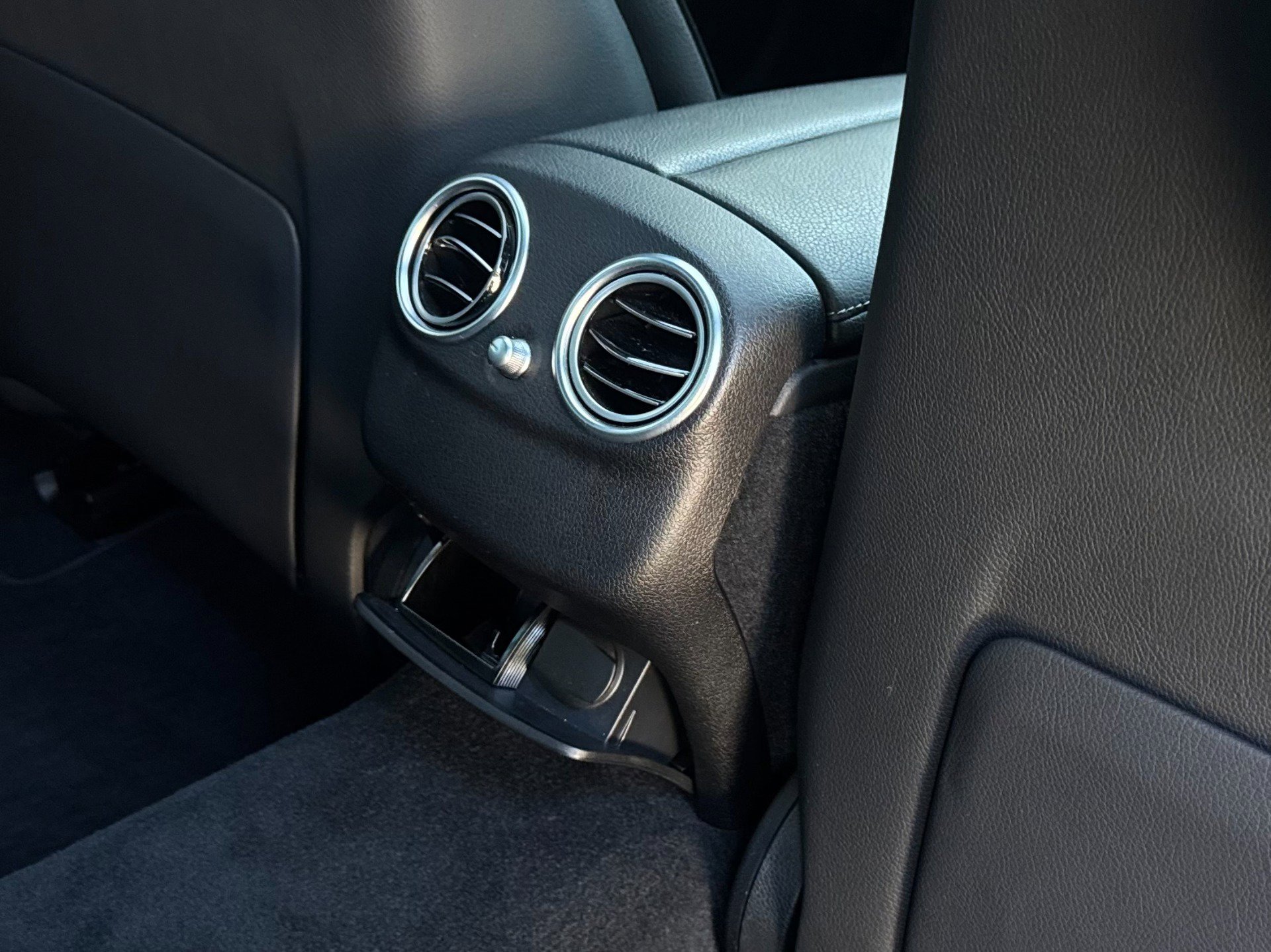 Used 2022 Mercedes-Benz E 350 Sedan image 42