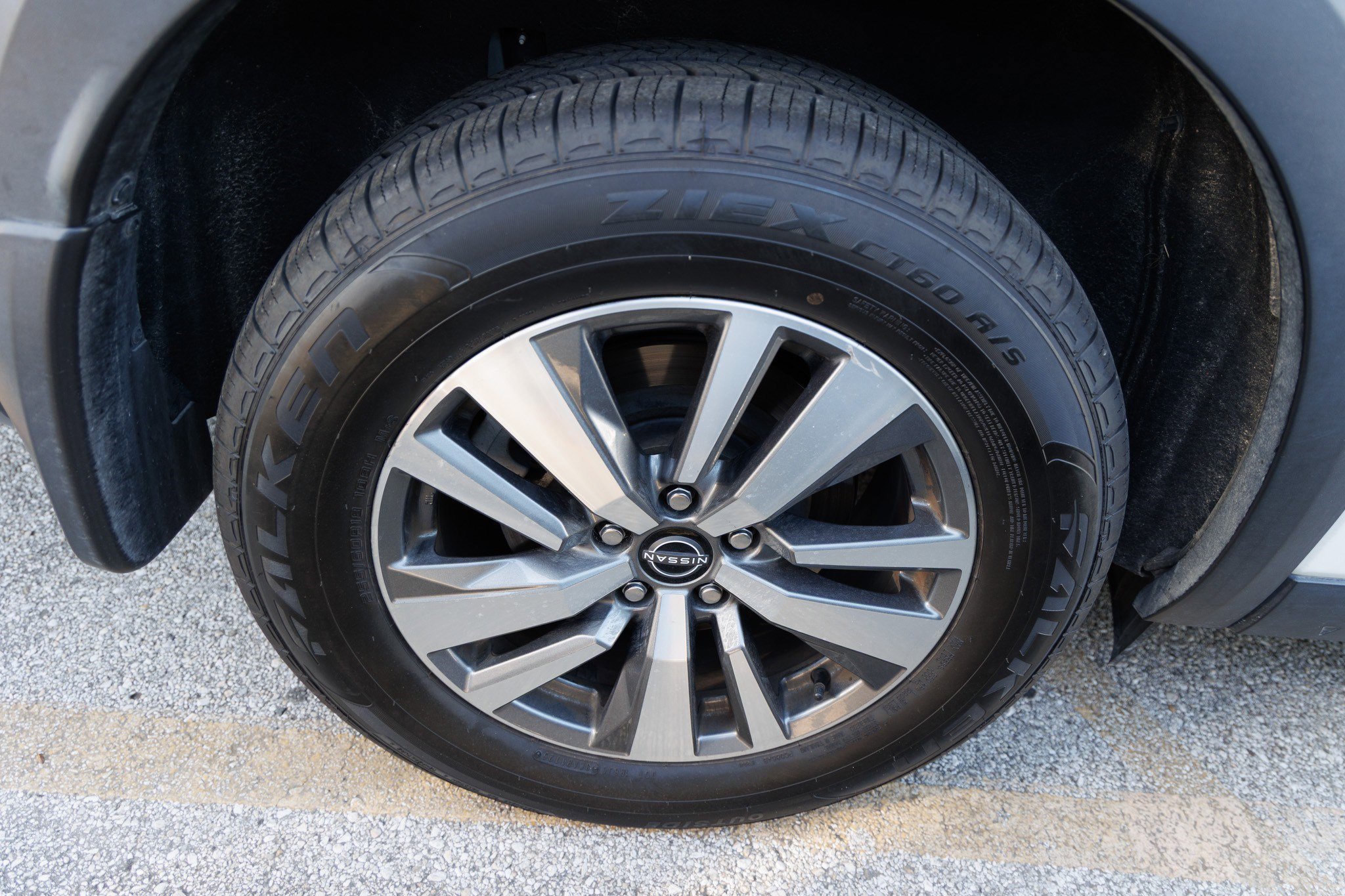 Used 2023 Nissan Pathfinder SL w/ Lighting Package (N92) image 11