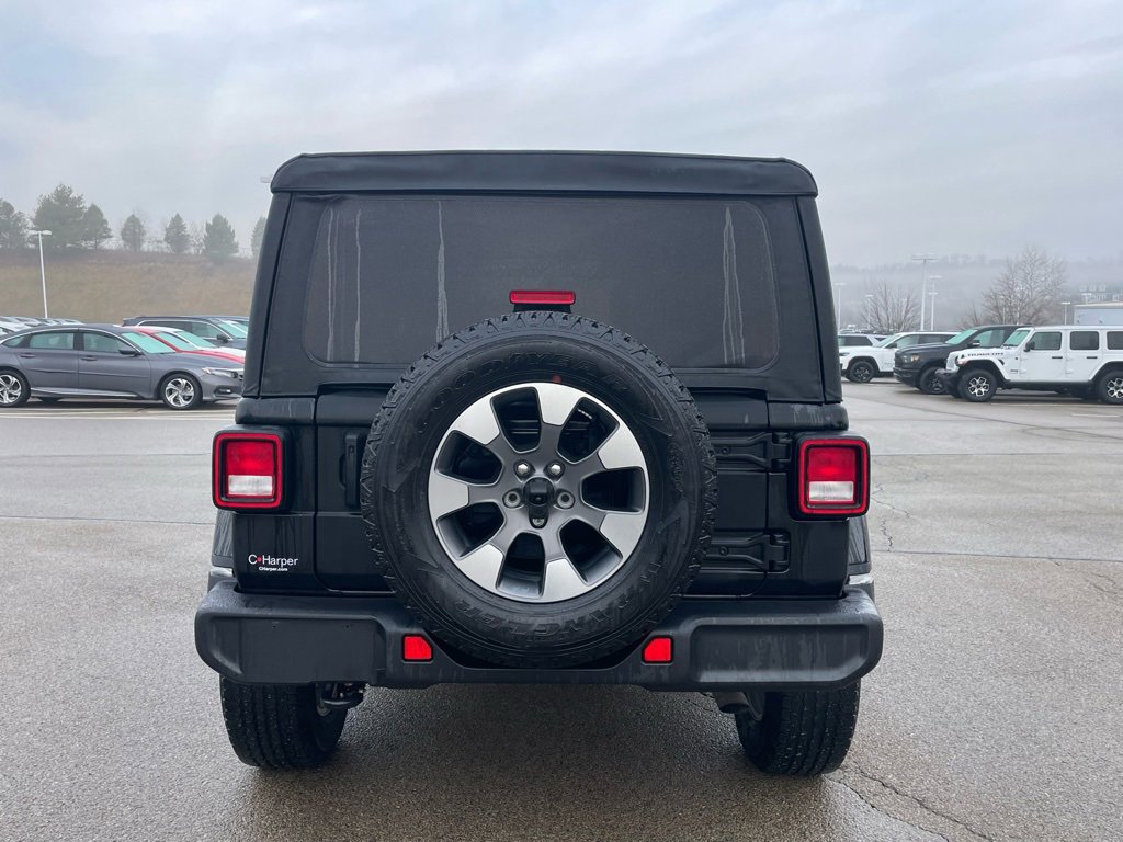 Used 2022 Jeep Wrangler Unlimited Sahara image 4