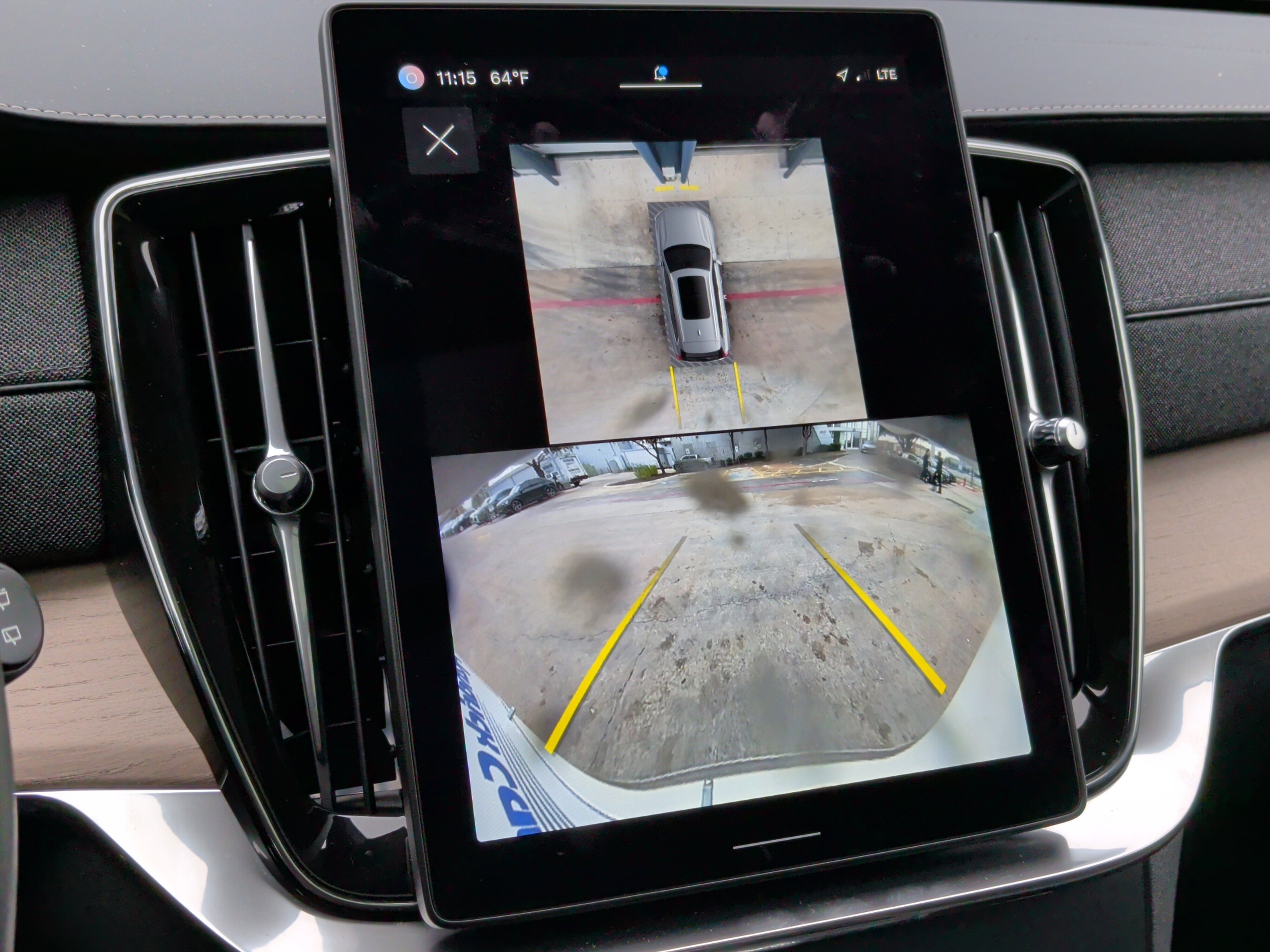 Used 2025 Volvo XC90 B6 Plus image 25