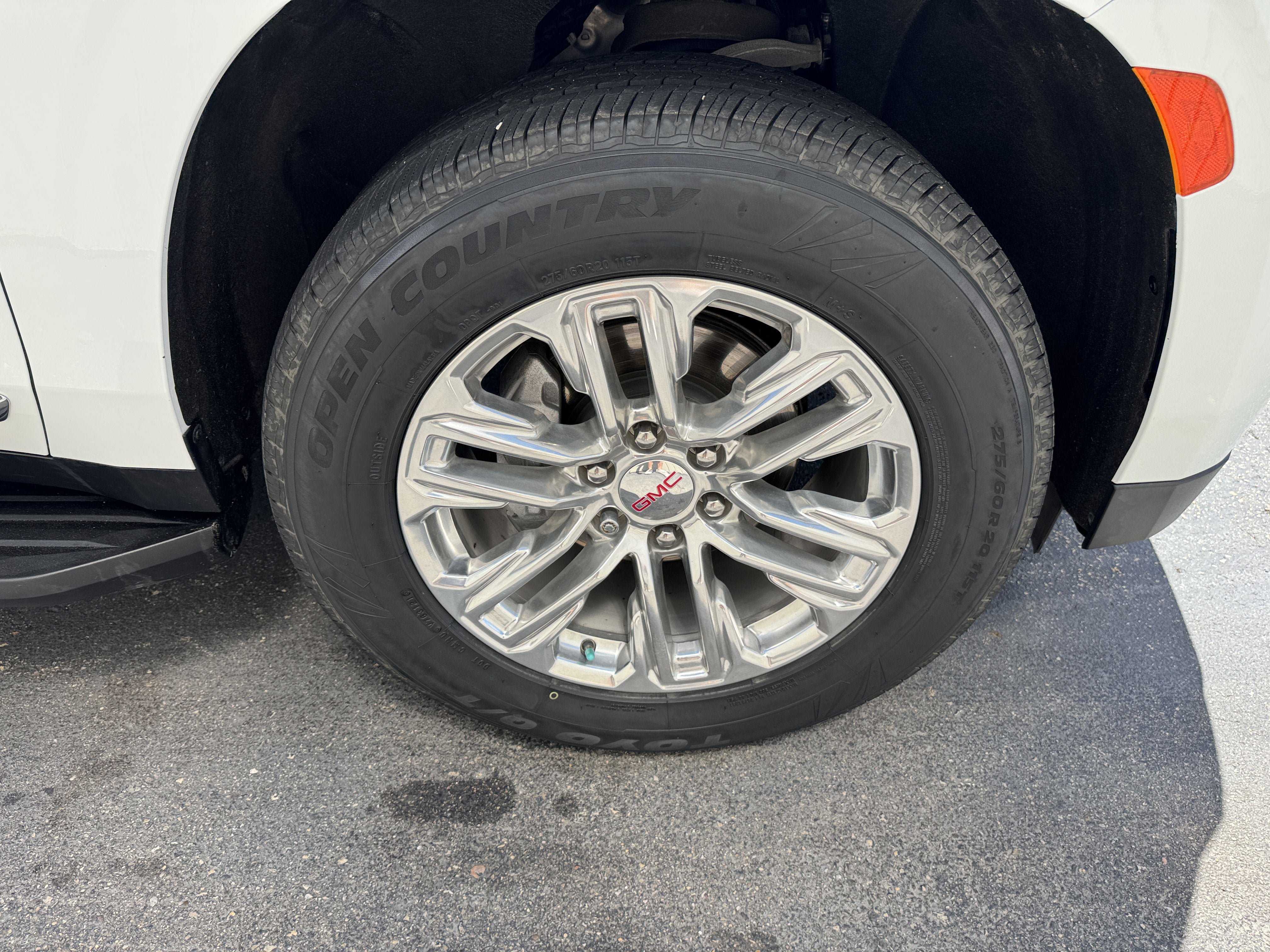 Used 2023 GMC Yukon SLT AWD/4WD image 37