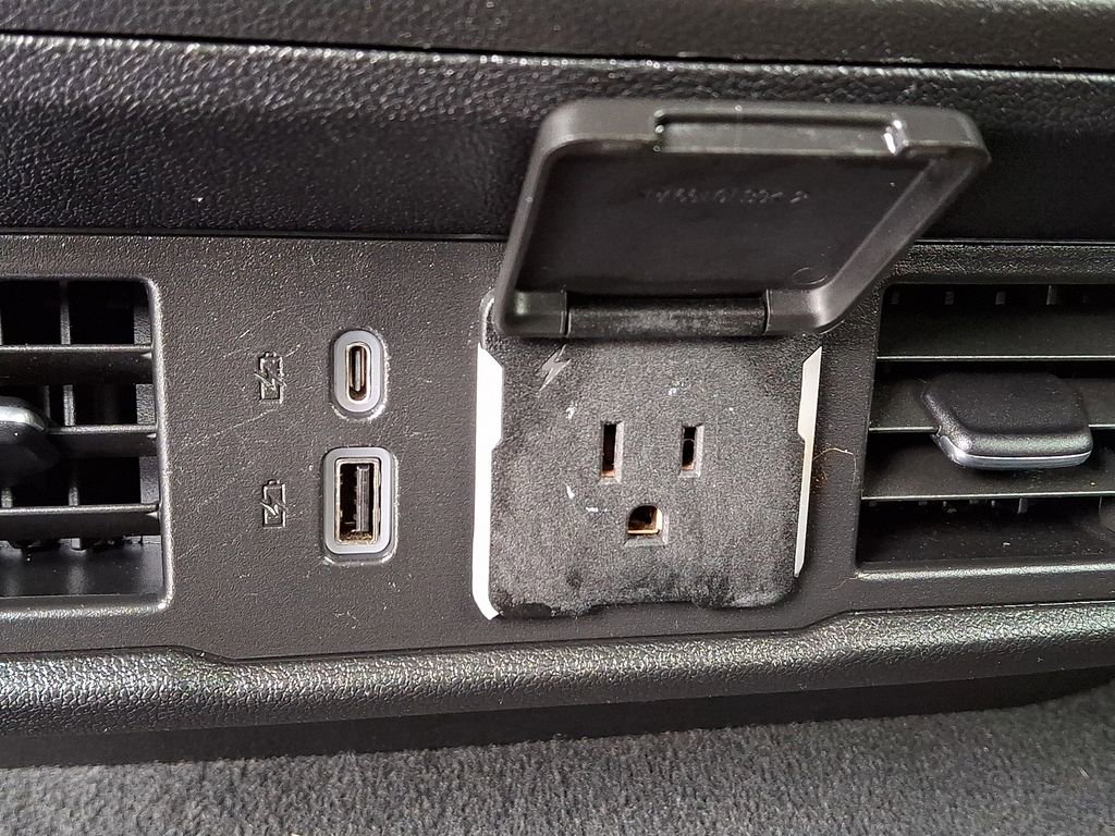 Used 2022 GMC Sierra 1500 Elevation image 12