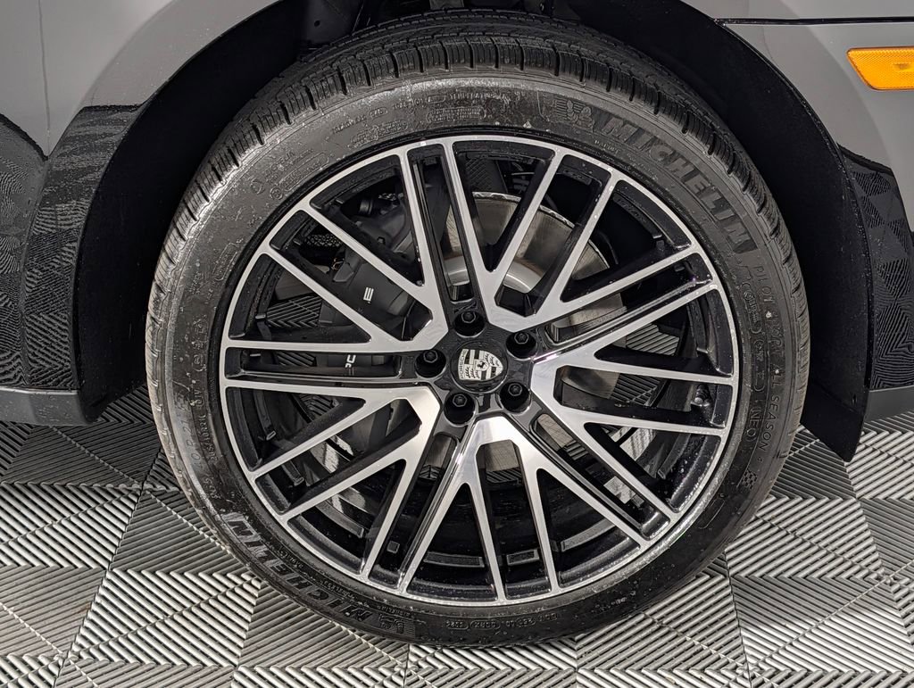 New 2026 Porsche Macan Turbo AWD/4WD image 14